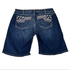 Silver Jeans Women’s Size W32/L9 Bermuda Shorts Jean American Flag Dark Wash 972